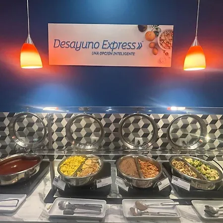 Holiday Inn Express Mexico Aeropuerto, an IHG Hotel