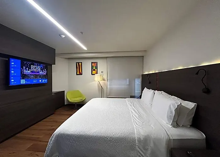 Hotel Express Aeropuerto By Ihg