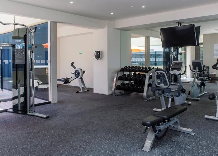 Express Aeropuerto By Ihg Hotel 4*