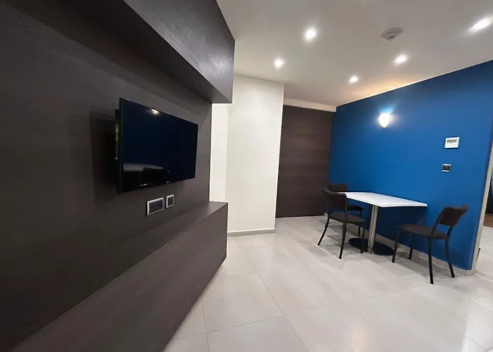 Express Aeropuerto By Ihg Hotel 4*