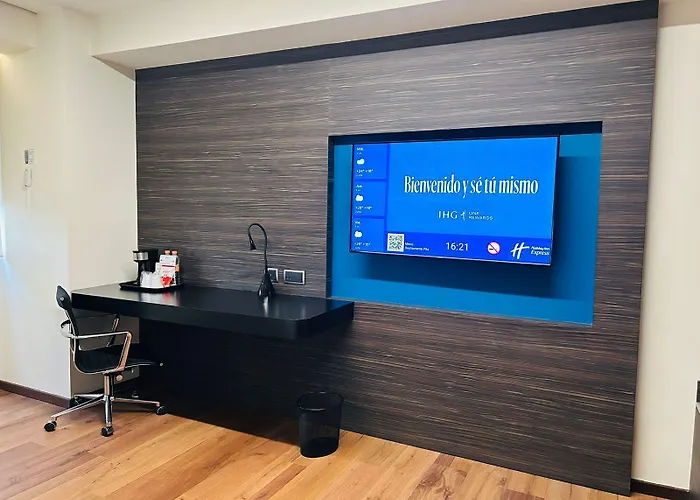 Express Aeropuerto By Ihg Hotel 4*