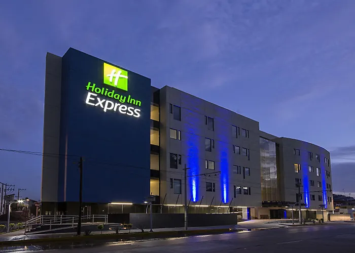 Hotel Express Aeropuerto By Ihg 4*